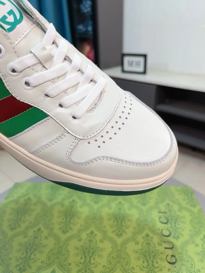Men's shoes 💰440🌹🌹GUCCI [Gucci] New high-end brand of men's shoes, the latest fashionable casual men's shoes, trendy and versatile style, relaxed and sporty style, uppers imported from Italy, first-layer cowhide, genuine leather lining and ultra-fine workmanship. Original personalized fashionable rubber wear-resistant outsole, light and comfortable on the foot, size 38-44
